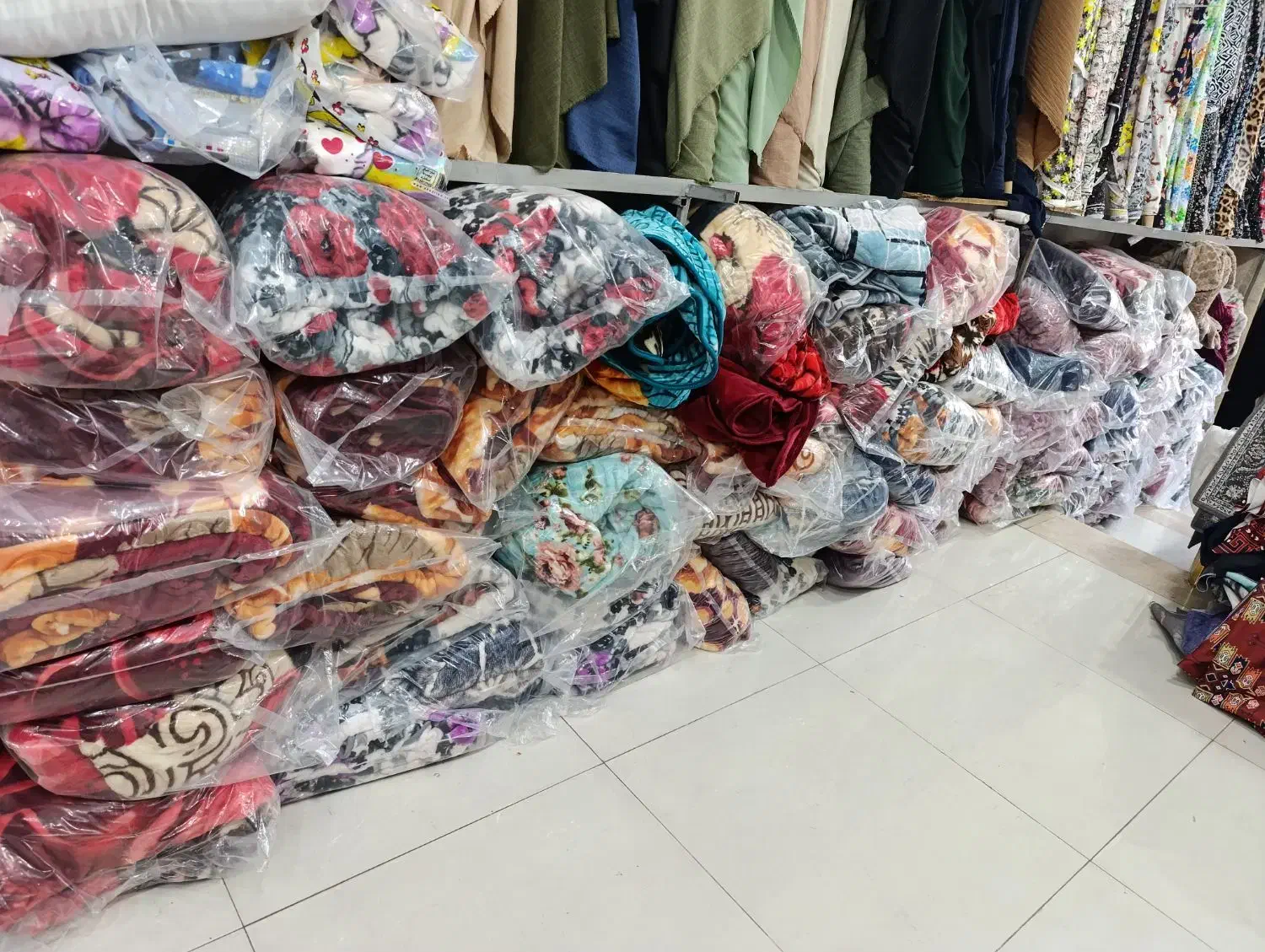 پتو کیلویی گل برجسته ضخیم|رختخواب، بالش، پتو|نسیم‌شهر, |دیوار