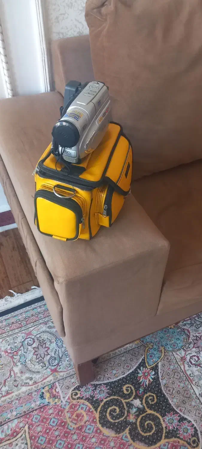 سلام فروش یک عدد دوربین فیلمبرداری بفروش میرسد|دوربین عکاسی و فیلم‌برداری|اردبیل, |دیوار