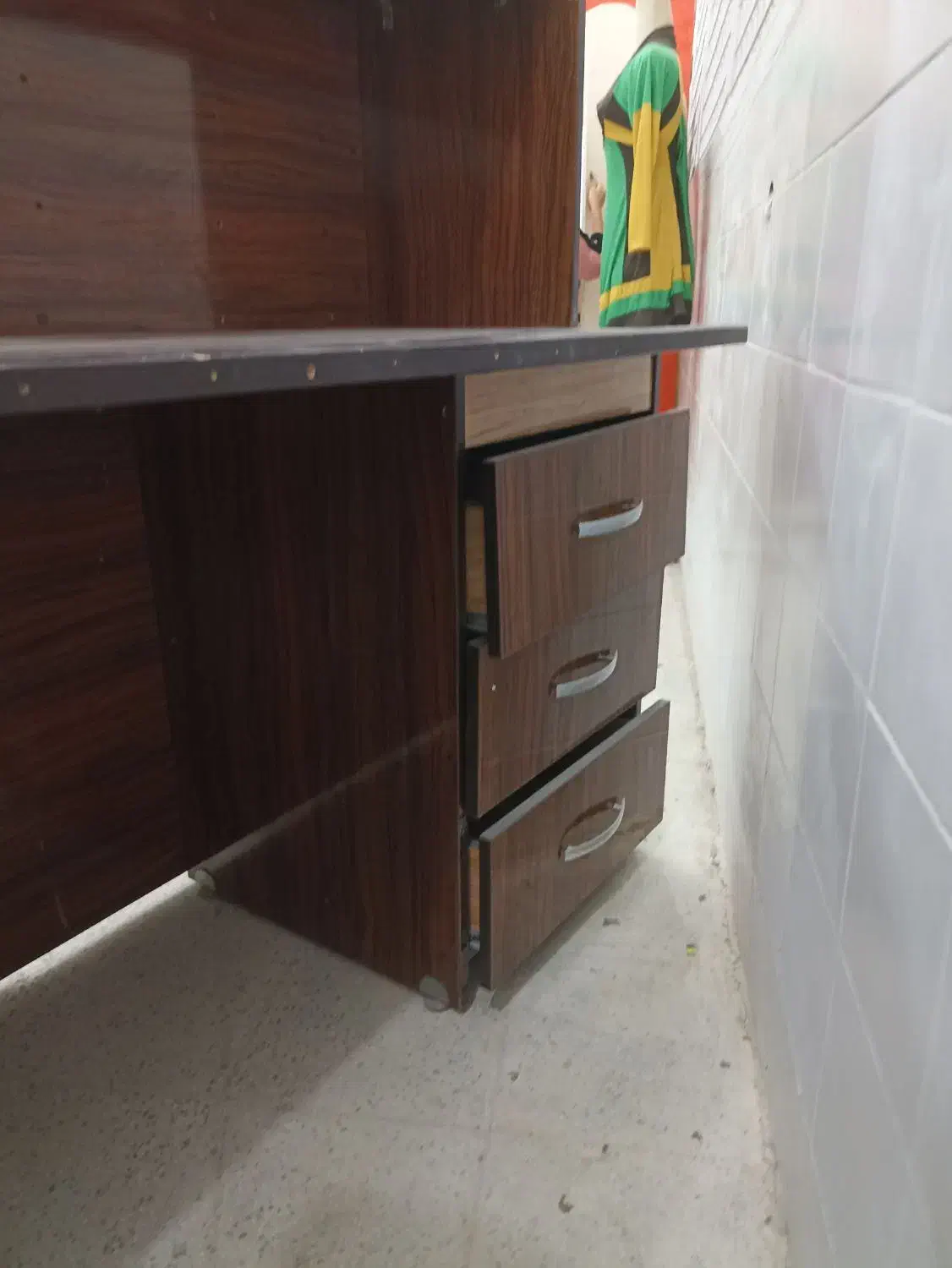 فروش میز|میز تحریر و کامپیوتر|لامرد, |دیوار