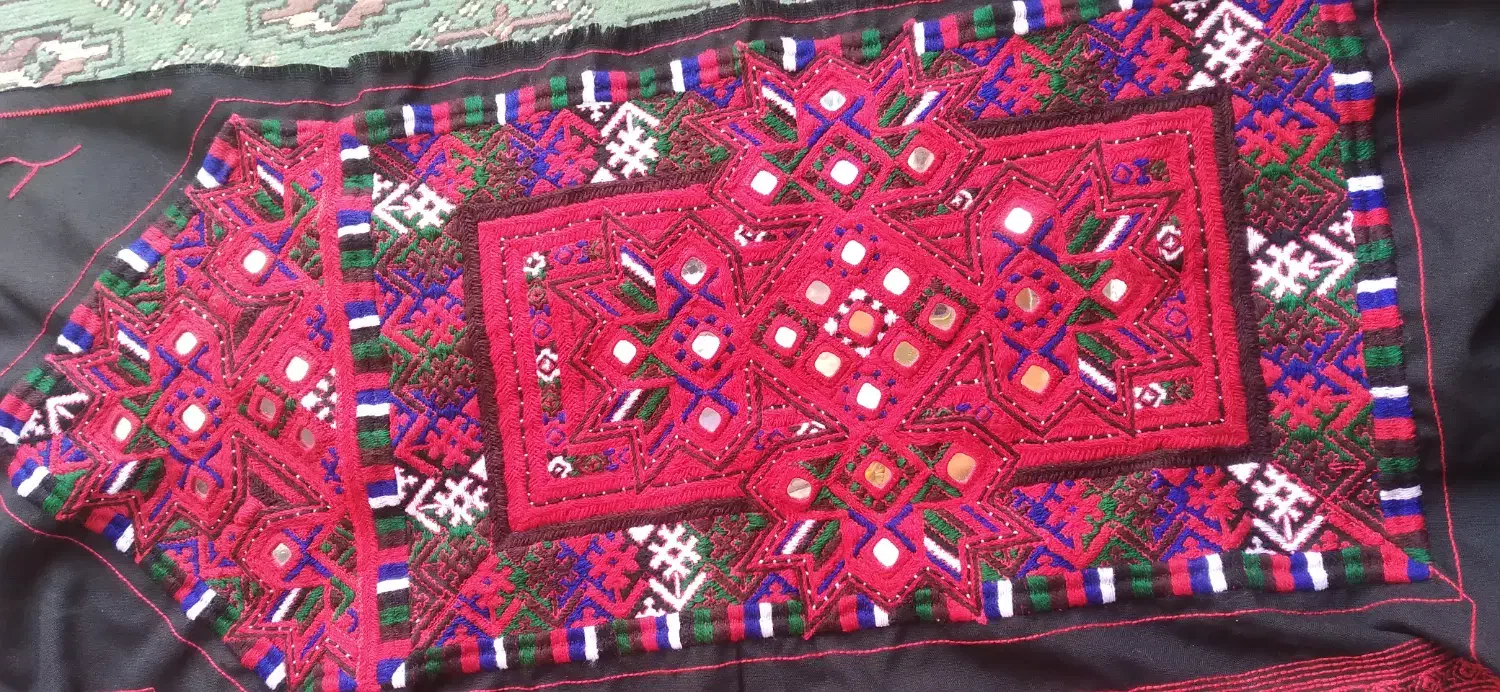 زیاستین|لباس|زهک, |دیوار