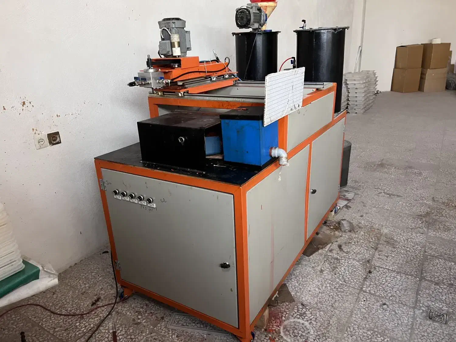 دستگاه تزریق فیلتر هوا همراه با مانیتور و کیس|ماشینآلات صنعتی|قم, دانش|دیوار