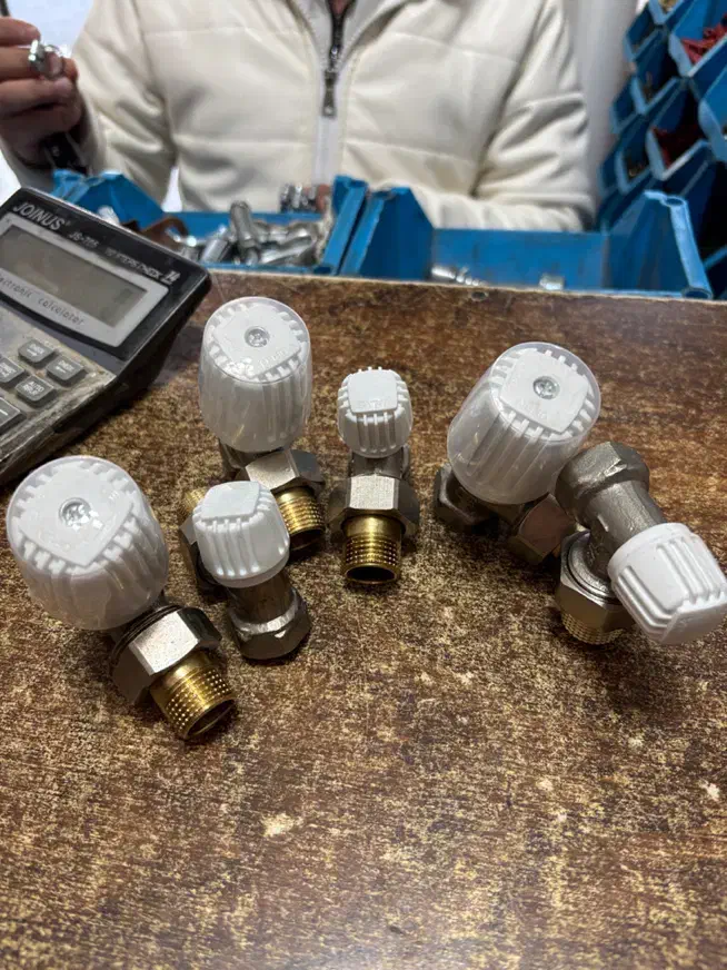 شیر رادیاتور ایران گرمافر|آبگرمکن، پکیج، شوفاژ|پاکدشت, پاکدشت (مامازند)|دیوار