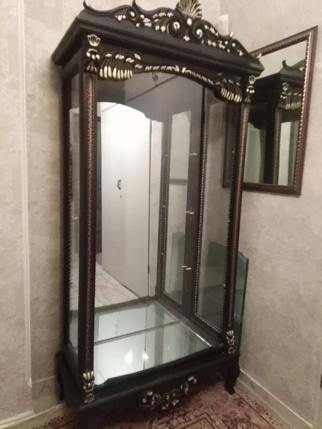 بوفه|بوفه، ویترین، کنسول|اندیشه, اندیشه فاز ۴|دیوار