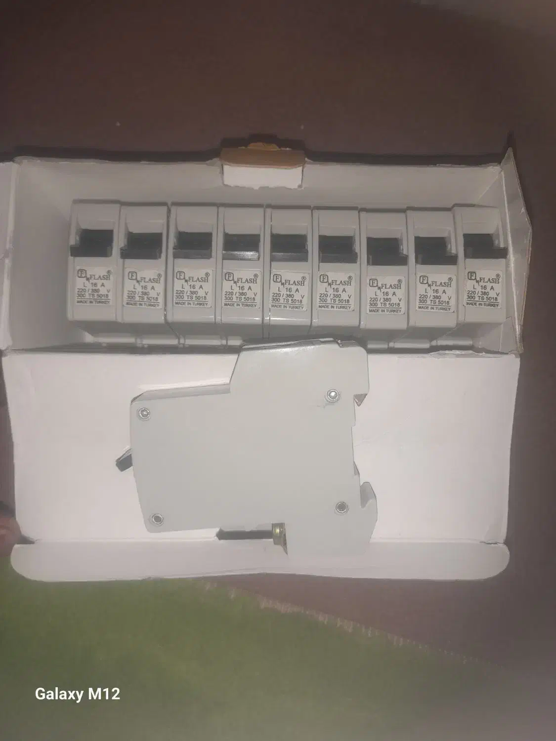 کلید مینیاتوری|سایر لوازم برقی|اصفهان, ابر|دیوار