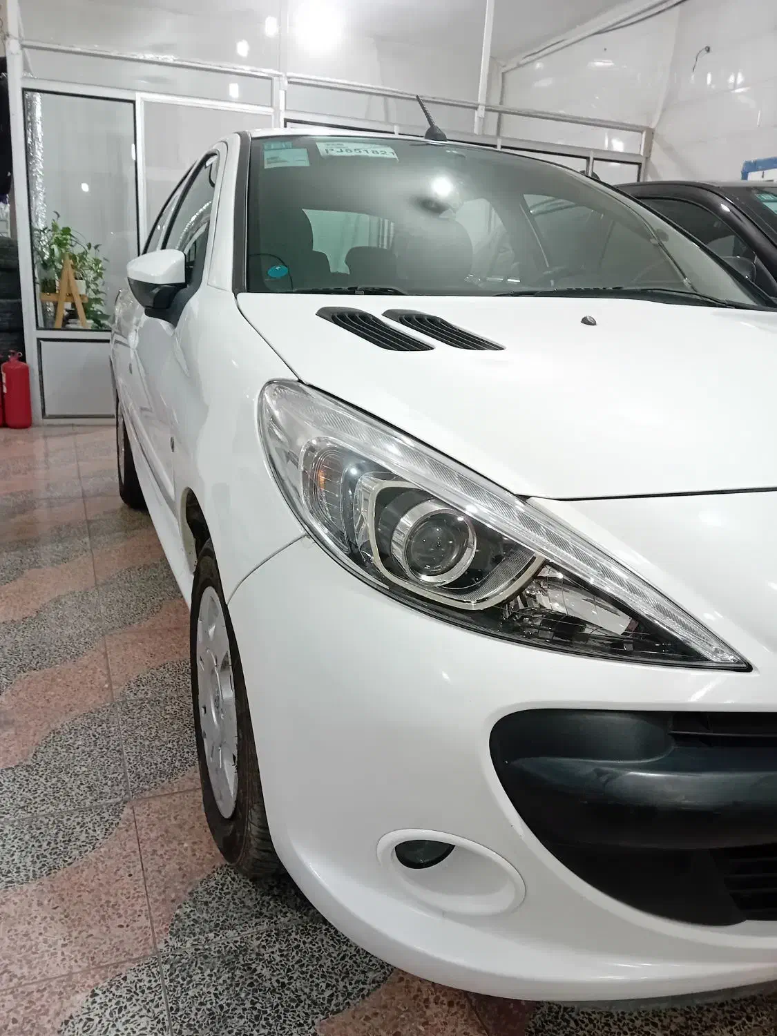 ۲۰۷ سقف فلز مدل۱۴۰۲.موتور تیوفایو.درحد صفر..|خودرو سواری و وانت|خمینی‌شهر, |دیوار