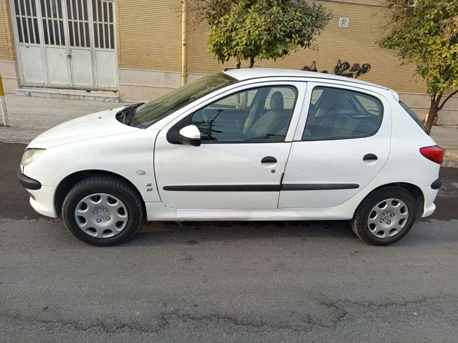 206مدل 87دورنگ|خودرو سواری و وانت|کازرون, |دیوار