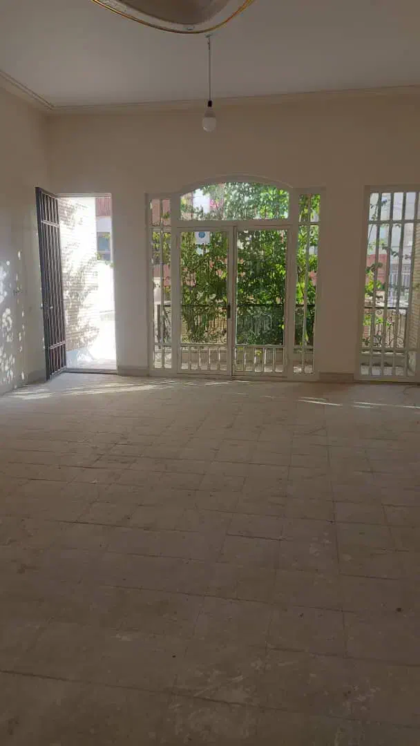 ویلایی دو طبقه و نیم چهارراه ابوالفضل خیابان دانش|فروش خانه و ویلا|قم, زنبیل آباد|دیوار