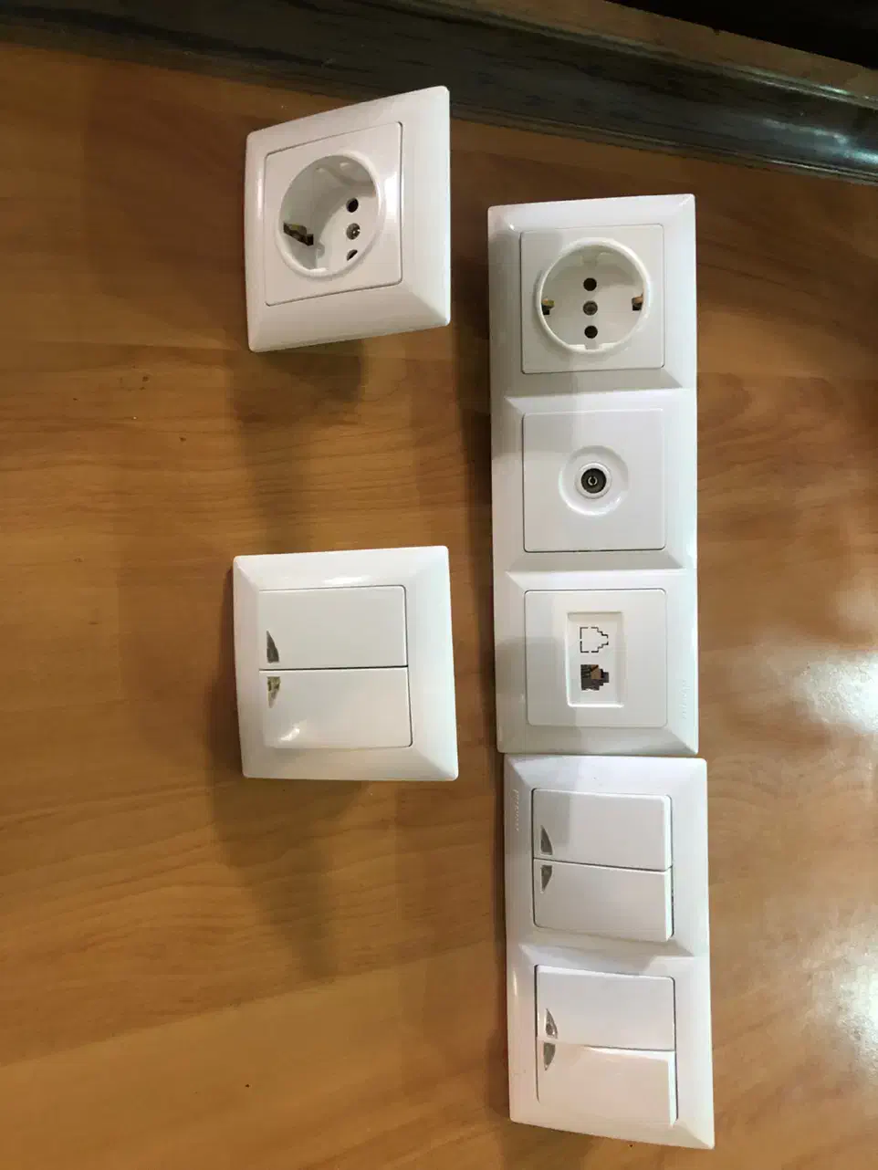 کلید پریز|مصالح و تجهیزات ساختمان|رودهن, |دیوار