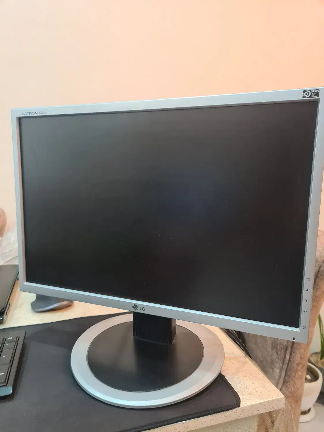 مانیتور LCD LG|قطعات و لوازم جانبی رایانه|کرج, کوی مدرس|دیوار