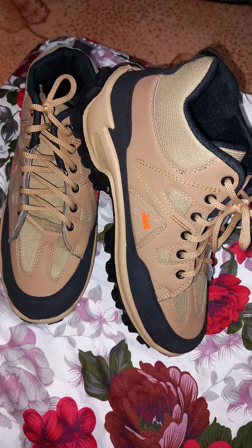 یک جفت بوت مردونه مخصوص زمستون وهوای سردنونو|کیف، کفش، کمربند|ورامین, ورامین|دیوار