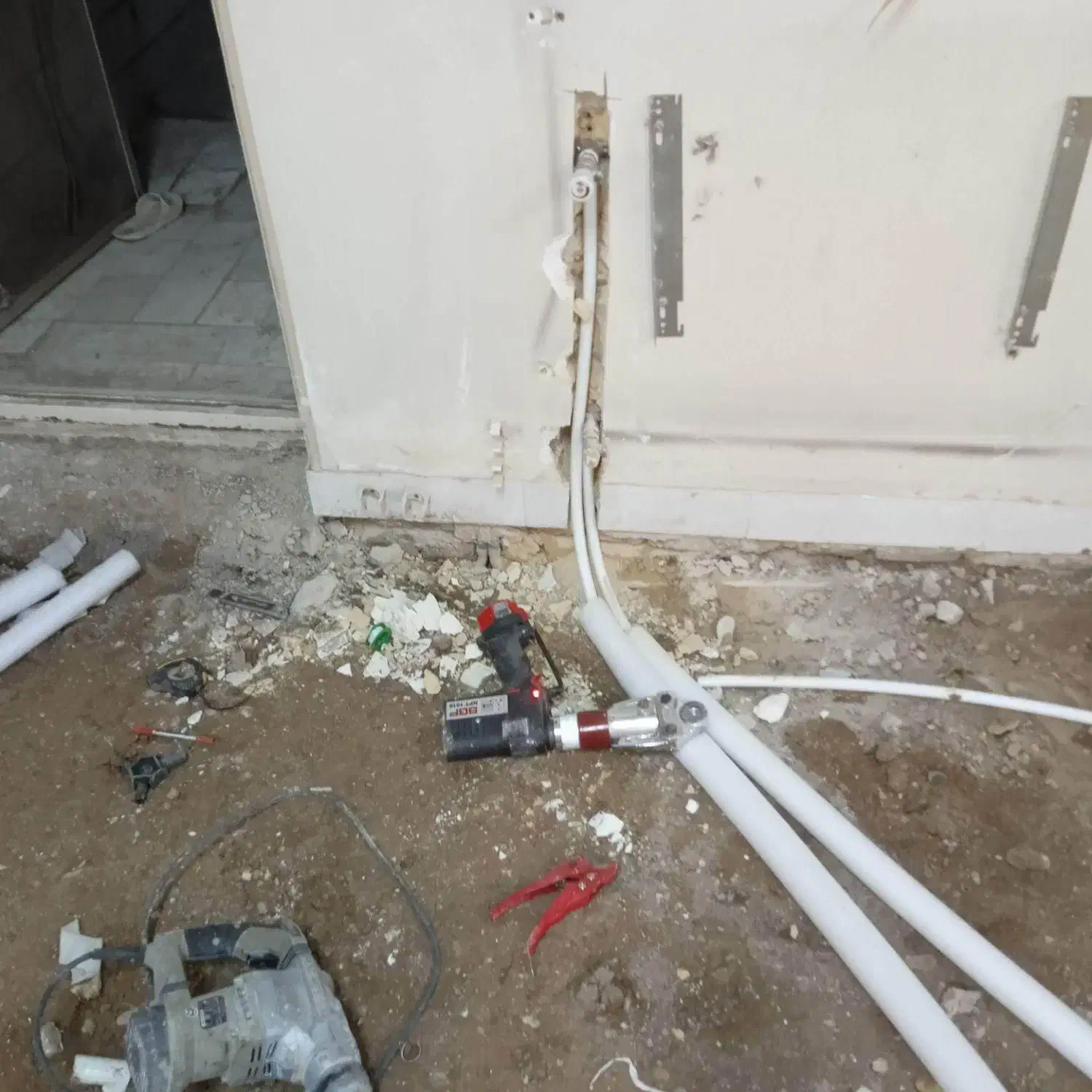 لوله کشی سردوگرم پکیج خرده کاری نصب شیرآلات پمپ آب|خدمات پیشه و مهارت|ارومیه, |دیوار