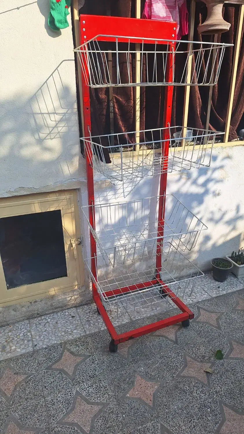 استند و قفسه چیپس و پفک|فروشگاه و مغازه|رشت, ولکس|دیوار