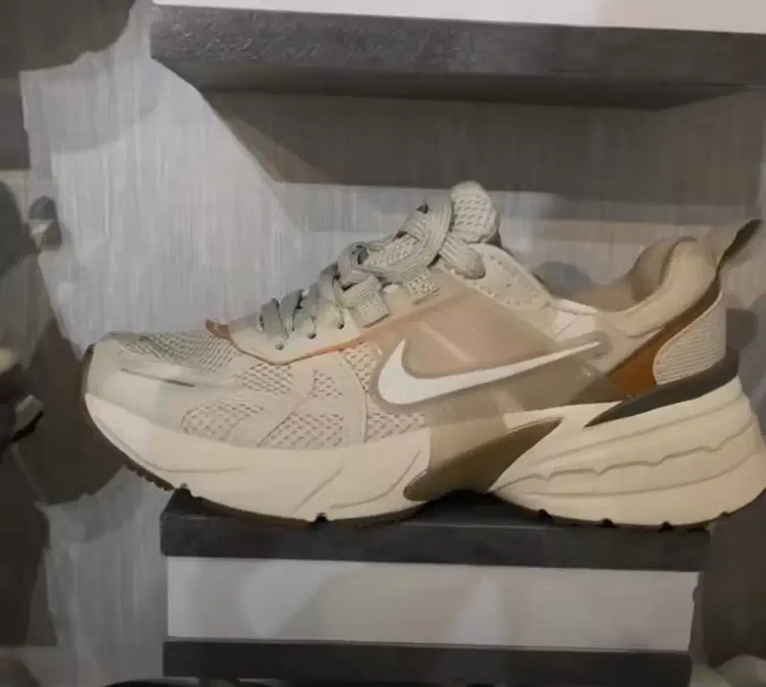 کفش v2k ویتنام|کیف، کفش، کمربند|لار, |دیوار