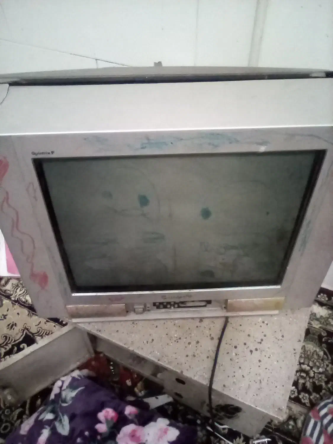 تلویزیون یزد|تلویزیون و پروژکتور|خوشرودپی, |دیوار