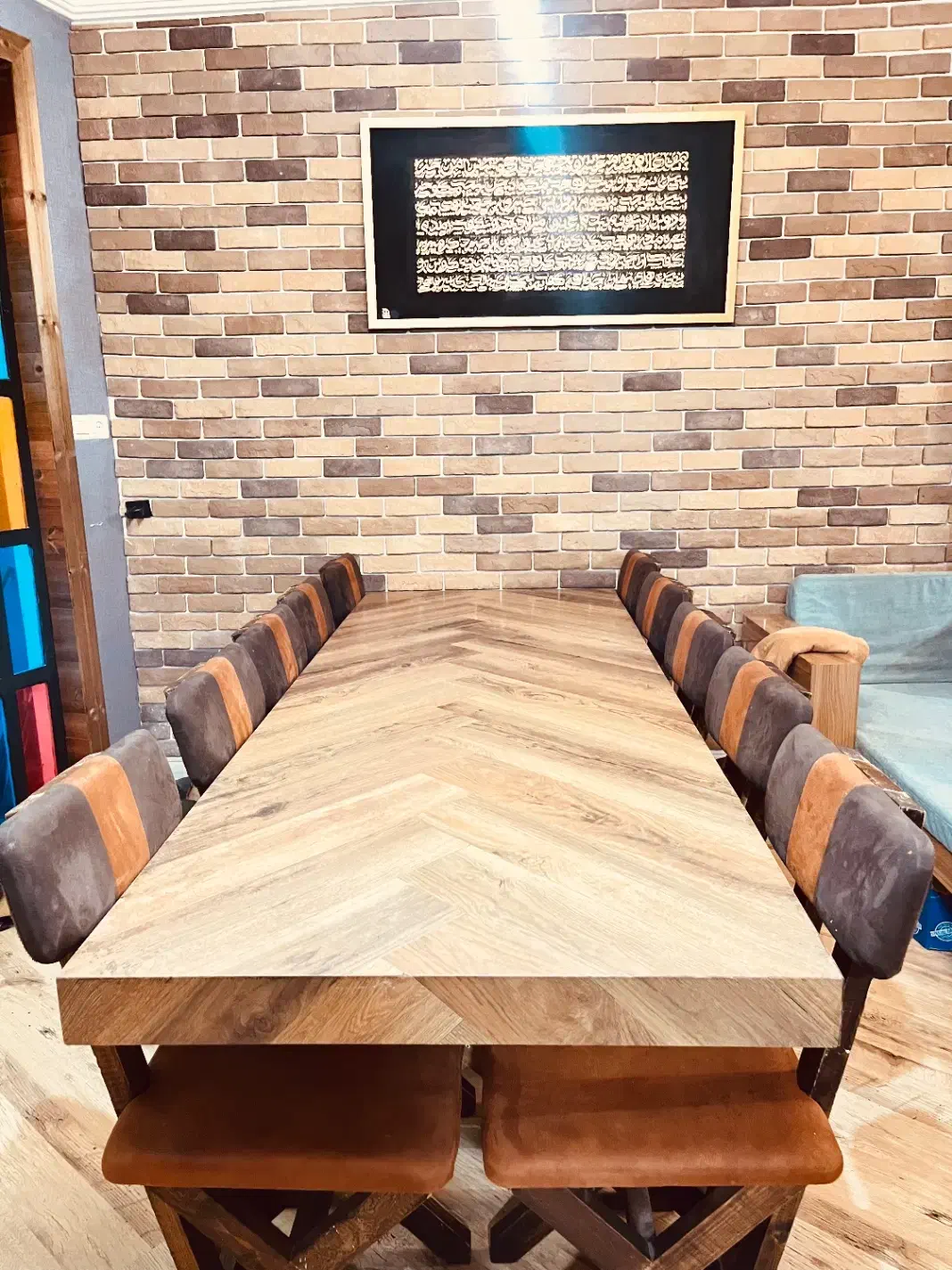 فروش فوری به دلیل جابه جایی|مبلمان خانگی و میز عسلی|رشت, ولکس|دیوار