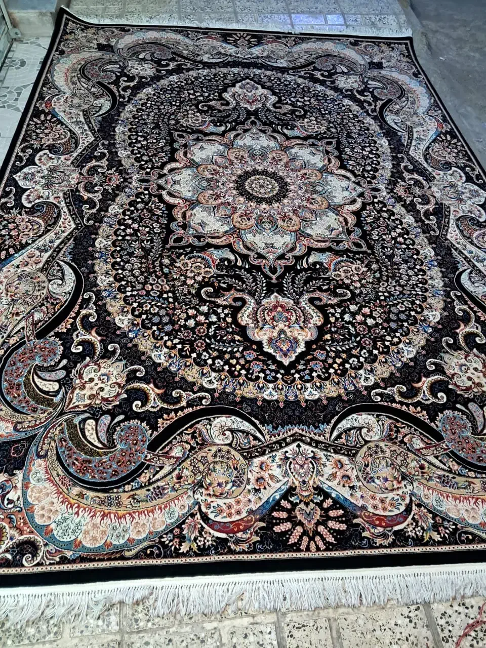 ۳ تخته فرش۹متر۱۰۰۰شانه|فرش|ورامین, ریحان آباد|دیوار