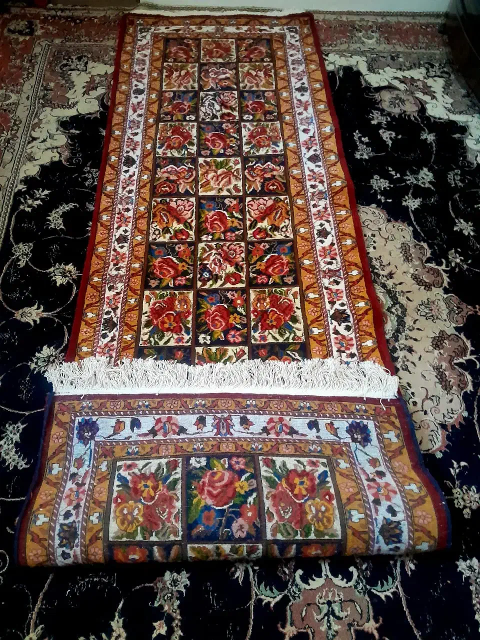 یک عددفرش شش متری و یک عددکناره دستبافت جهادی نو|فرش|شهرکرد, |دیوار