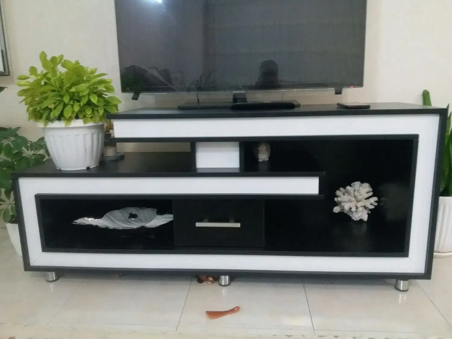 میز تلویزیون ام دی اف|میز تلویزیون|گلبهار, شهر جدید گلبهار|دیوار