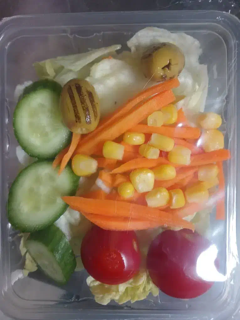 تولید انواع سالاد وسبزی|خوردنی و آشامیدنی|تهران, میدان میوه و تره‌بار مرکزی|دیوار