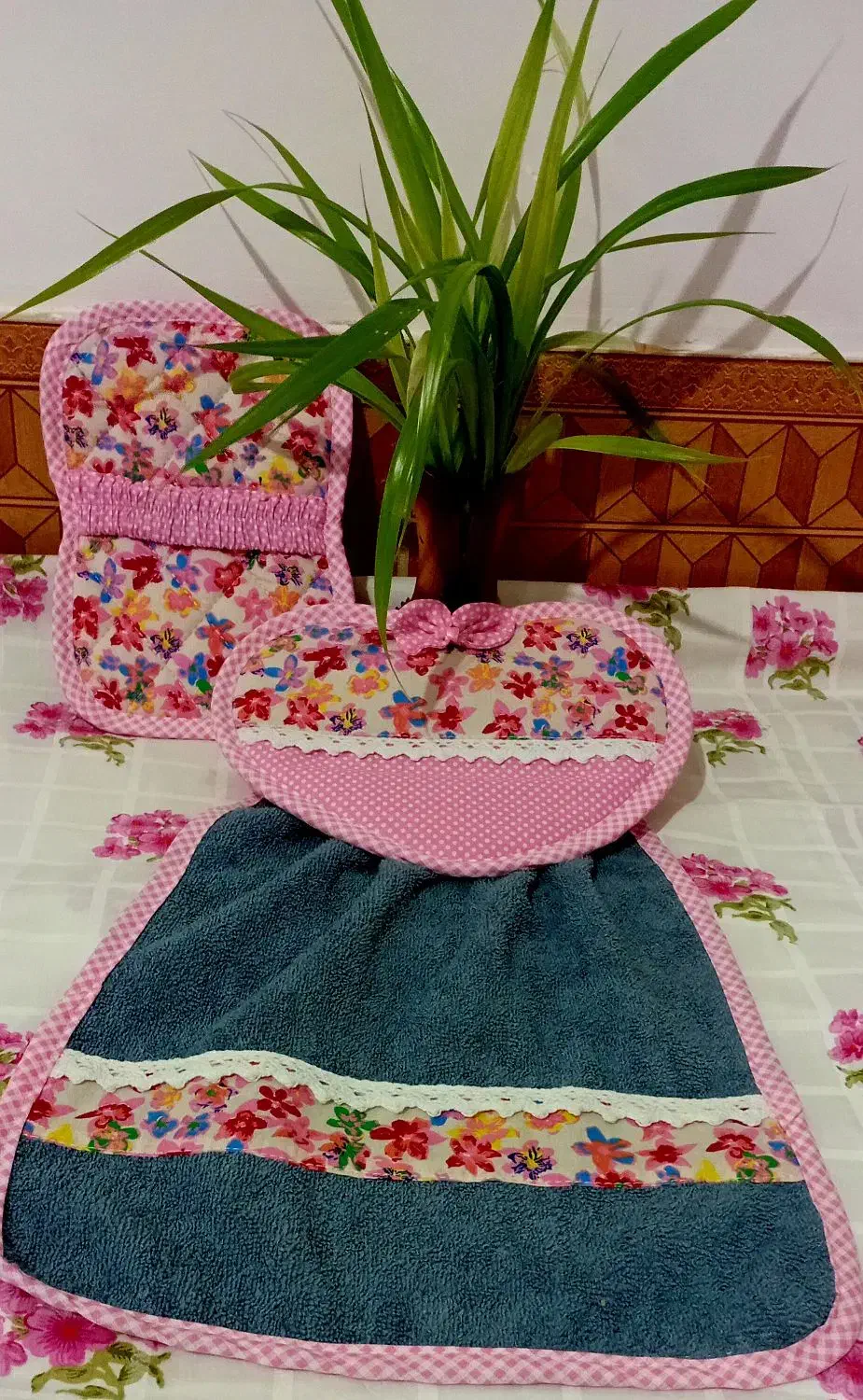 سرویس اشپزخانه|سفره، حوله، دستمال آشپزخانه|سبزوار, باهنر|دیوار