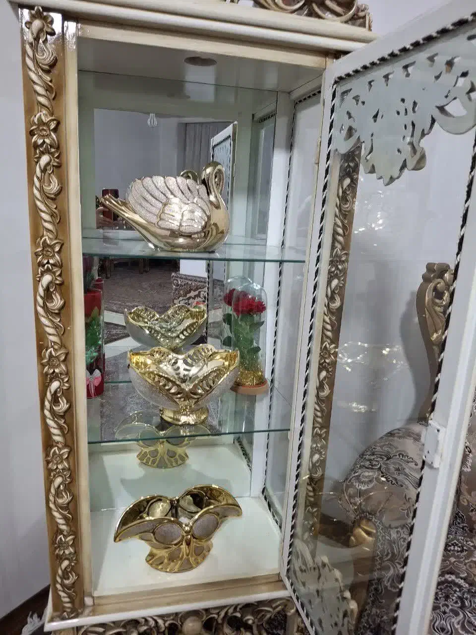 ویترین زیبابادکوری های داخلش درحدنو|بوفه، ویترین، کنسول|اسلام‌شهر, شهرک توحید|دیوار