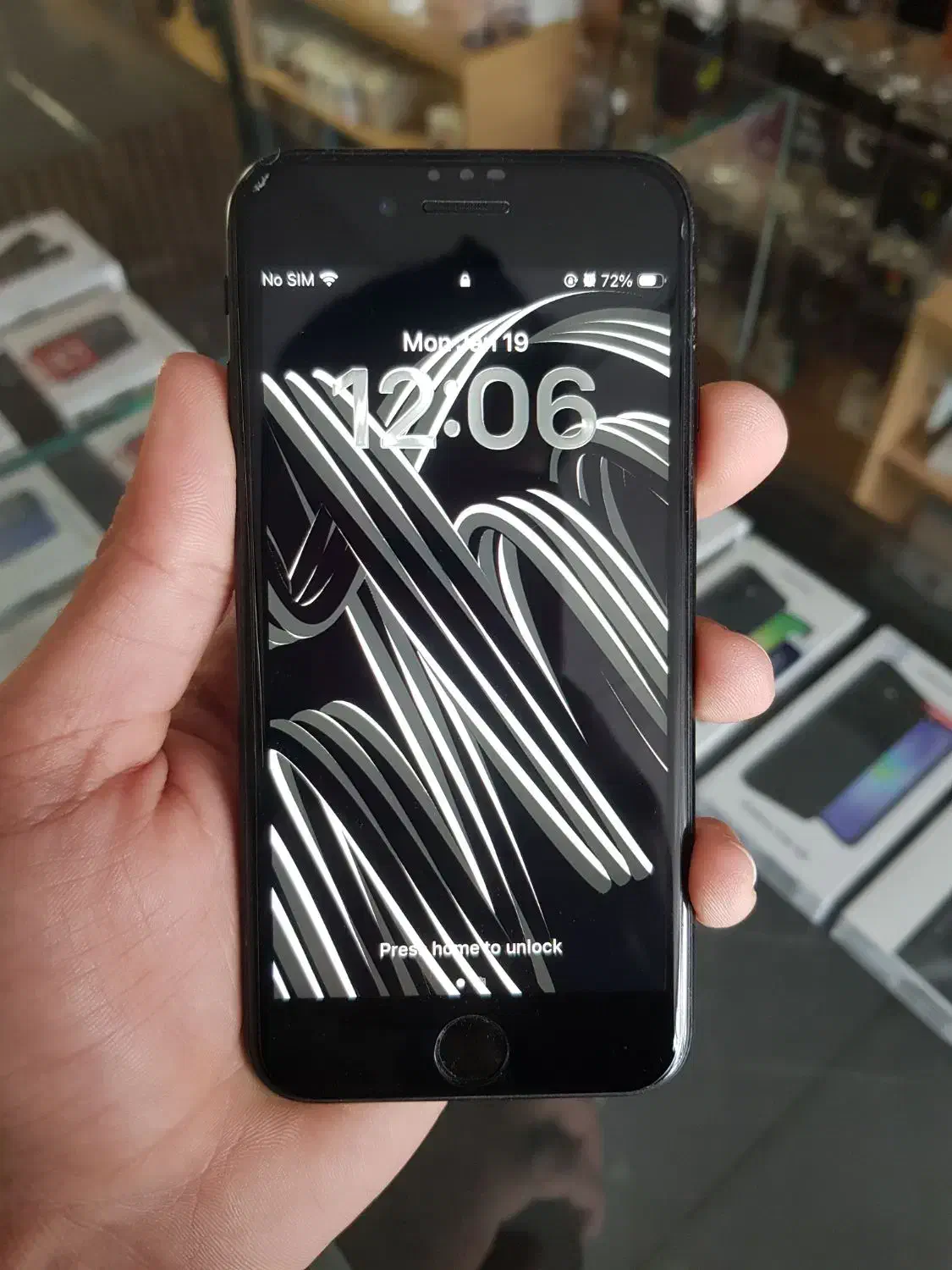 گوشی ایفون se 2020|موبایل|بافق, |دیوار