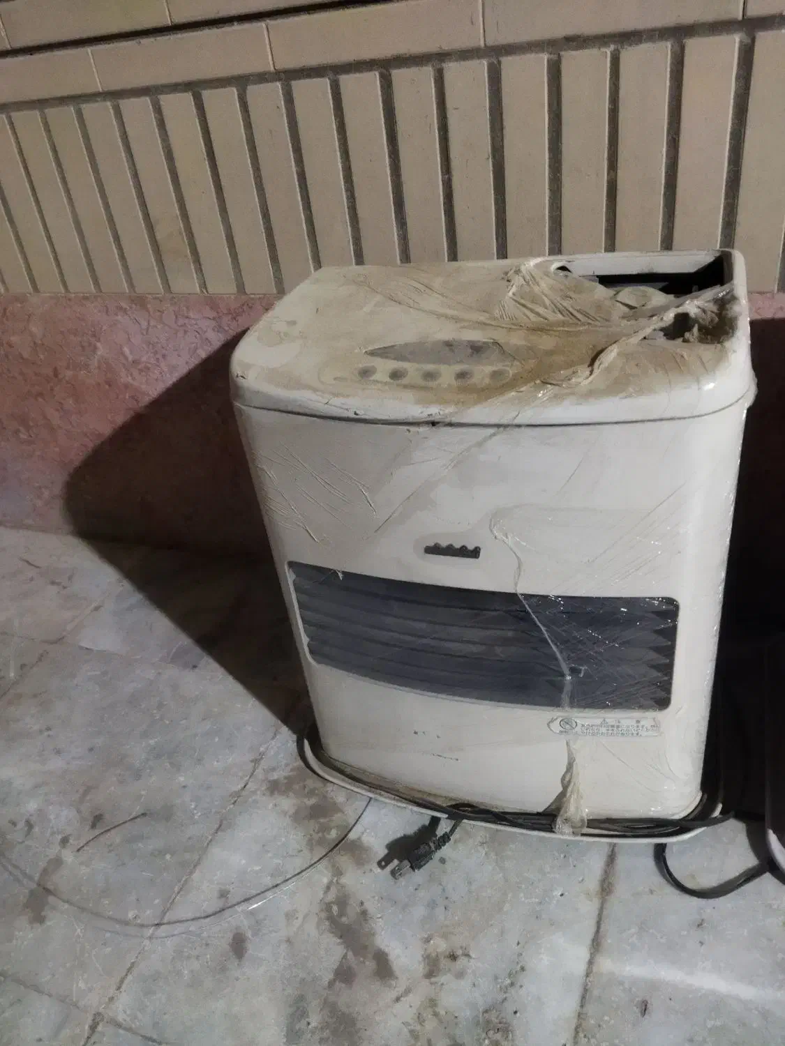 بخاری نفتی برقی|بخاری، هیتر، شومینه|زابل, |دیوار