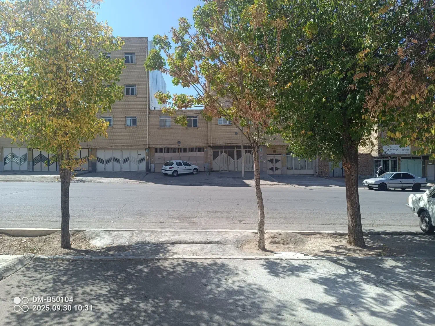 اجاره مغازه|اجارهٔ مغازه و غرفه|بروجن, |دیوار