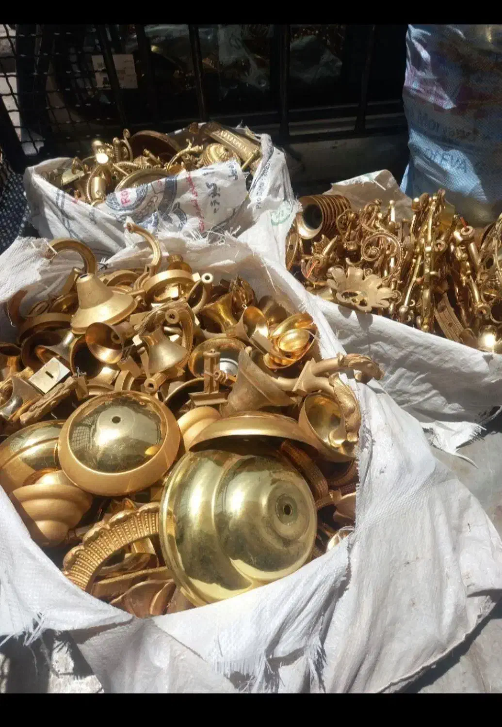 فروش و خریدار لوستر برنزی|لوستر و چراغ آویز|تهران, شهر زیبا|دیوار