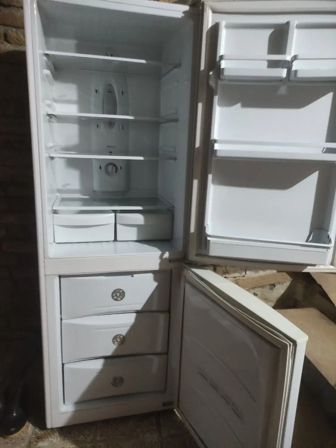 یخچال خانگی|یخچال و فریزر|نوشین شهر, |دیوار