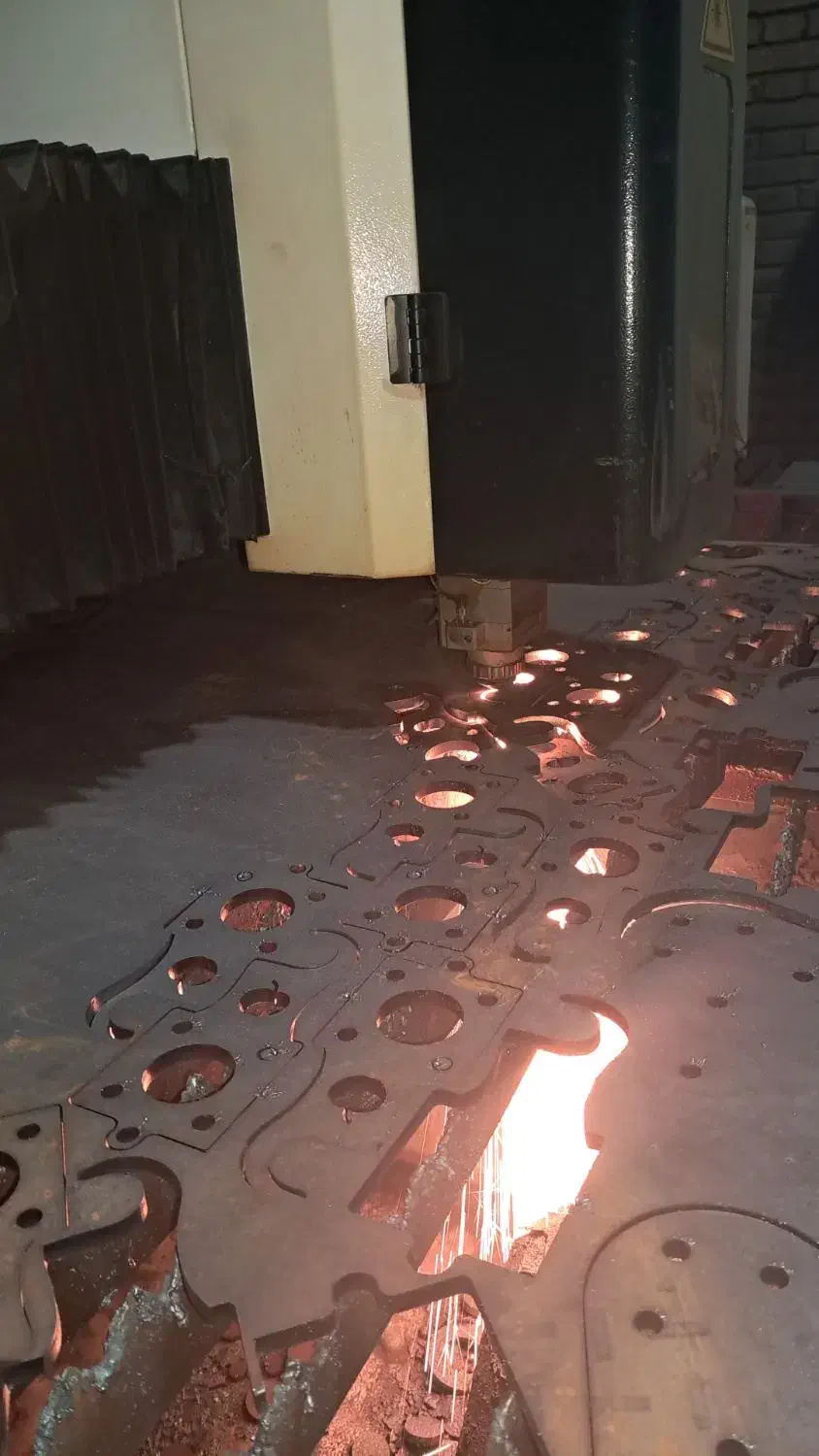 خدمات برش لیزر cnc آهن|خدمات پیشه و مهارت|تهران, فتح|دیوار