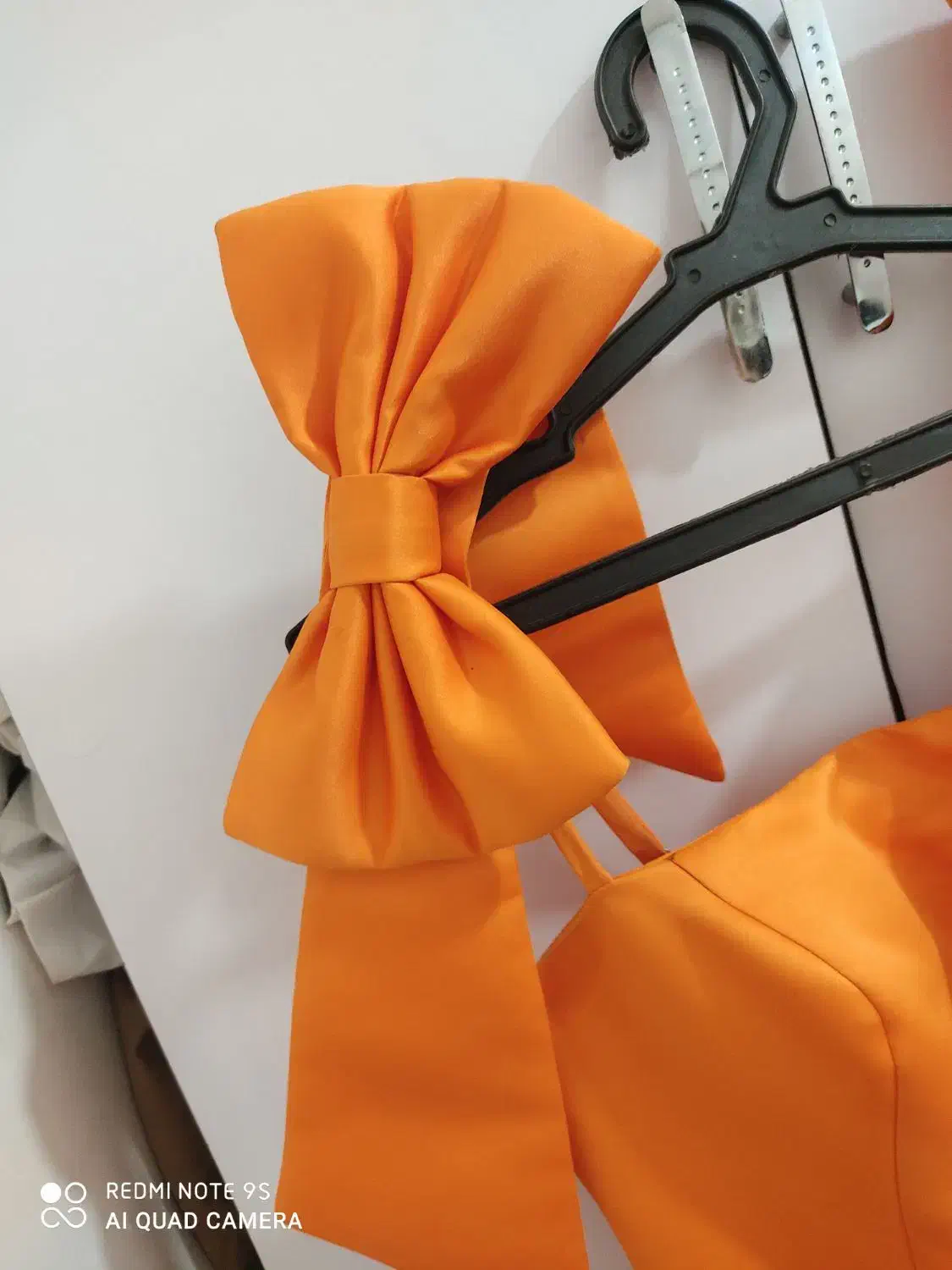 پیراهن دخترانه مجلسی|لباس|رباط‌کریم, رباط‌کریم|دیوار