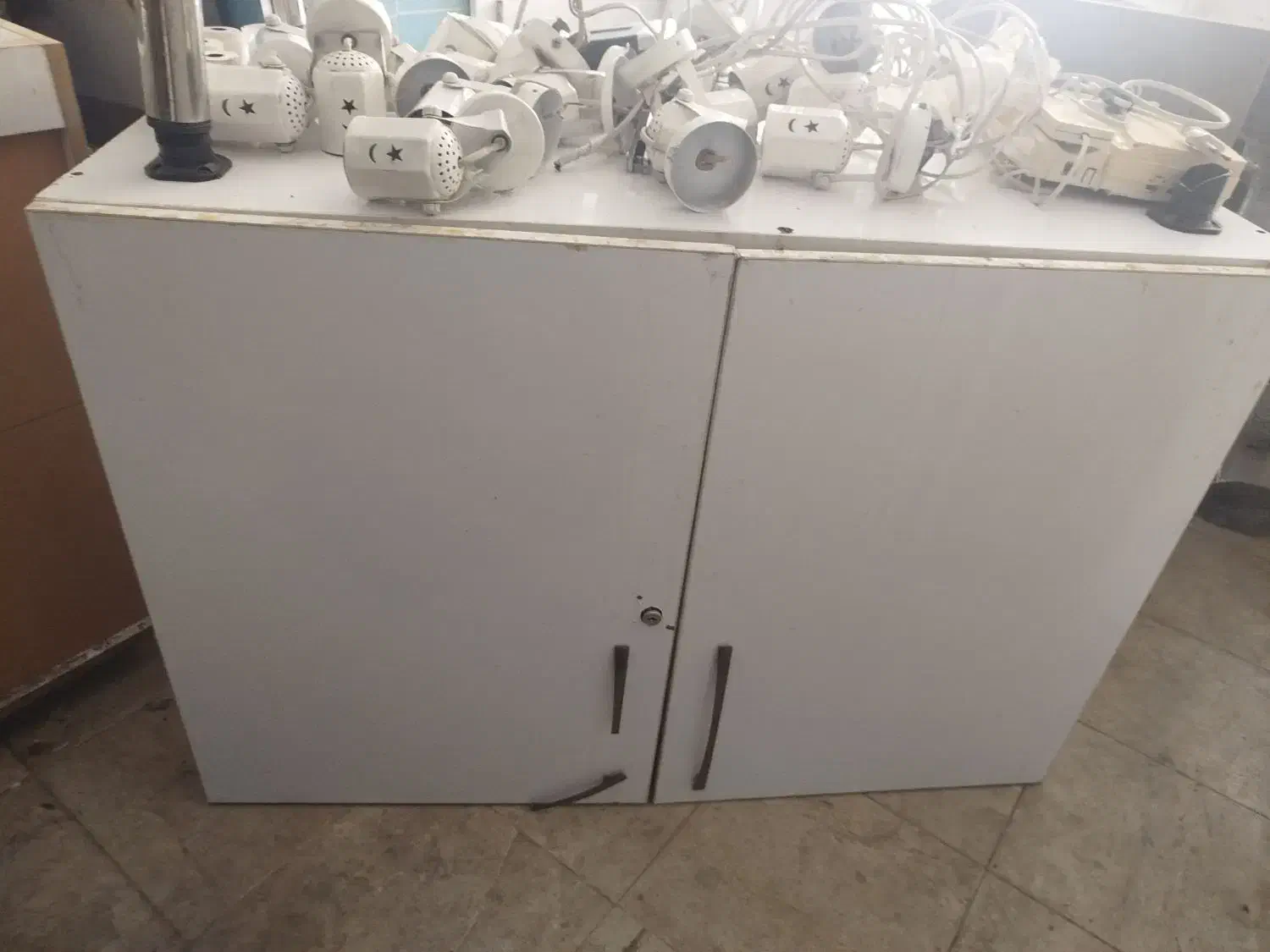 دکور ام دی آف بوفه باشگاه و چند عدد ورق ام دی اف|کتابخانه، شلف، قفسه‌های دیواری|صدرا-فارس, فاز ۱|دیوار