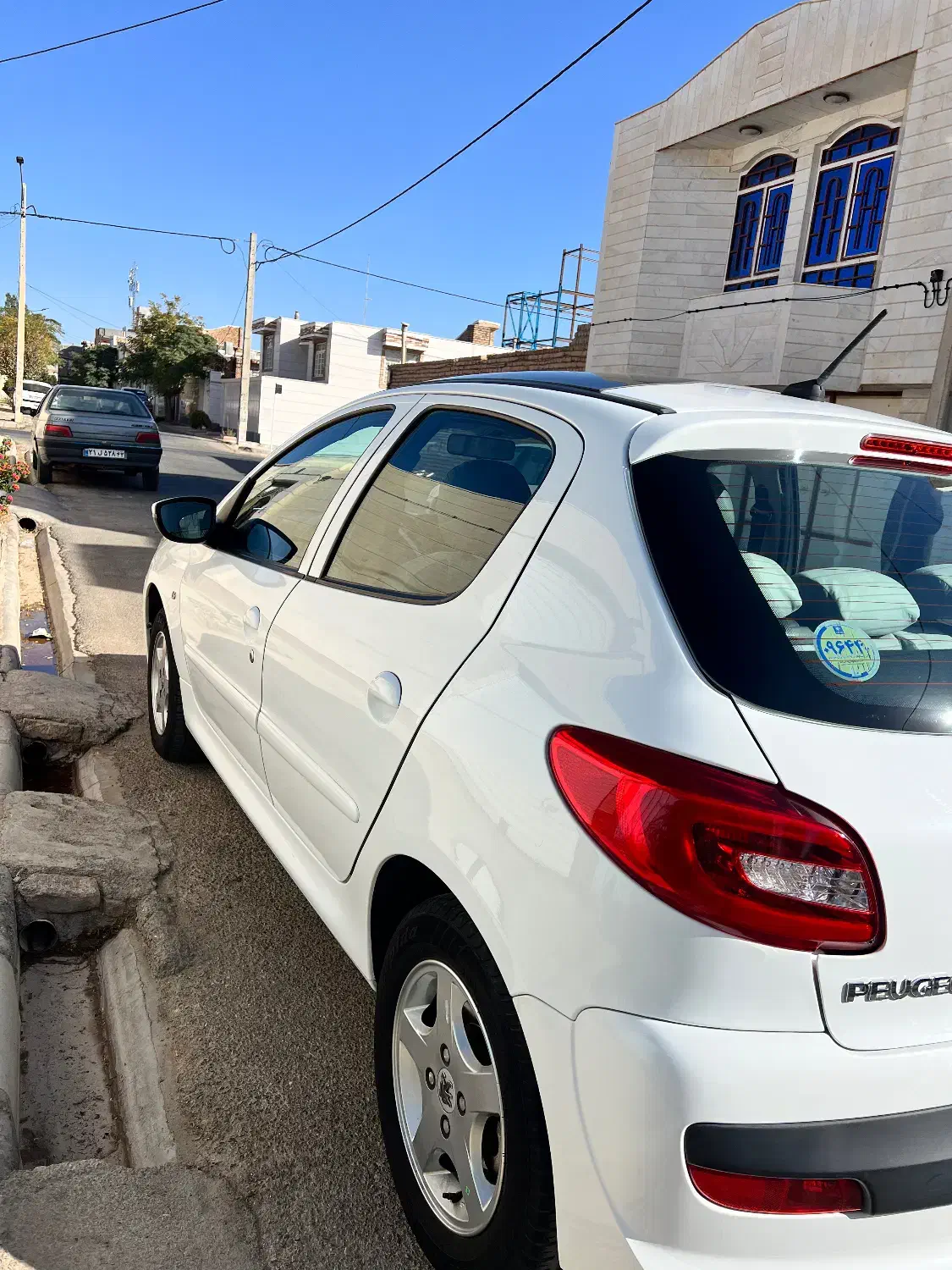 207 سقف شیشه مدل ۱۴۰۱|خودرو سواری و وانت|بردسکن, |دیوار