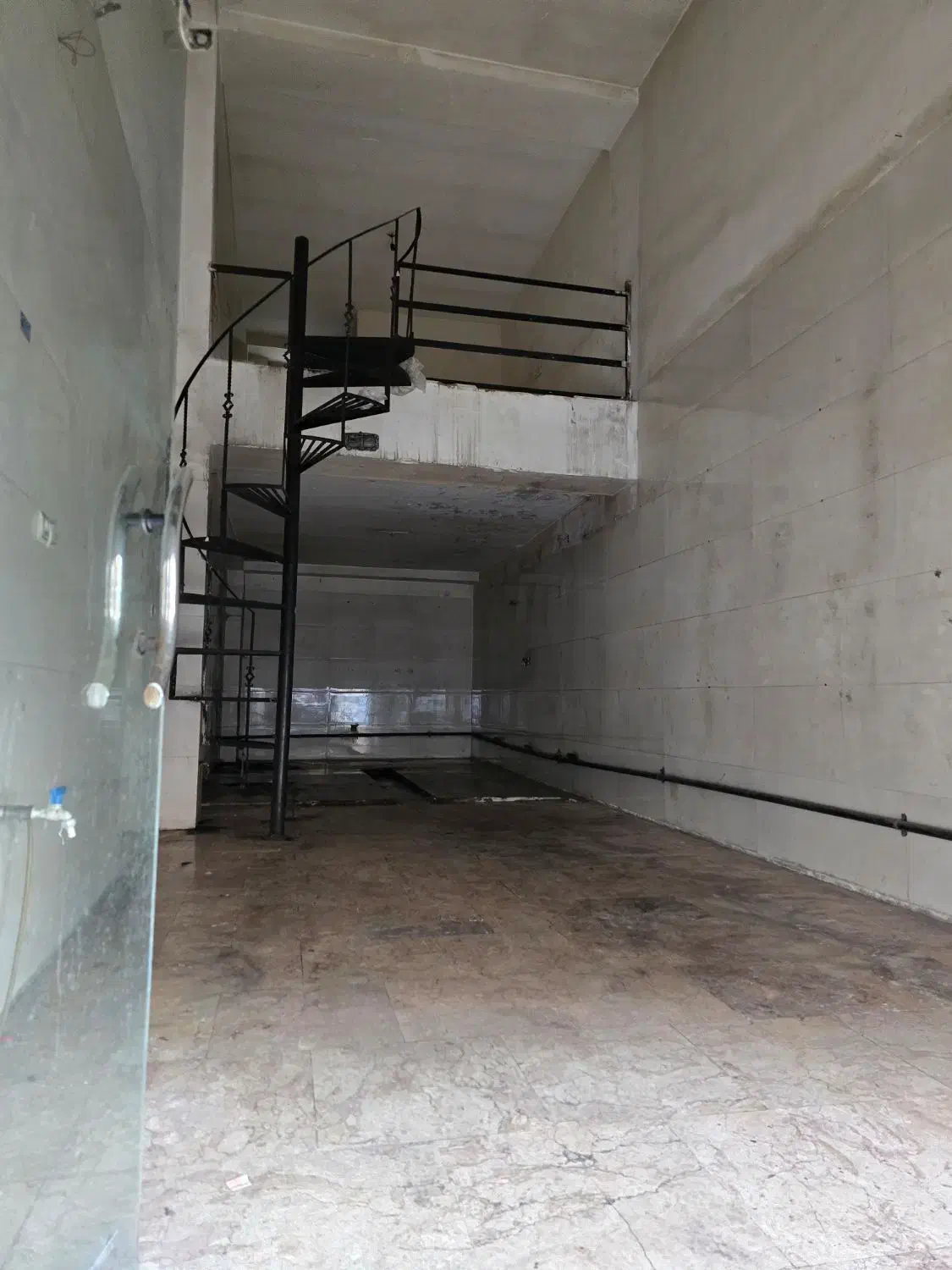 ۳۲متر ۱۶ متر بالکن/مناسب خدمات خودرویی|اجارهٔ مغازه و غرفه|اندیشه, اندیشه فاز ۱|دیوار