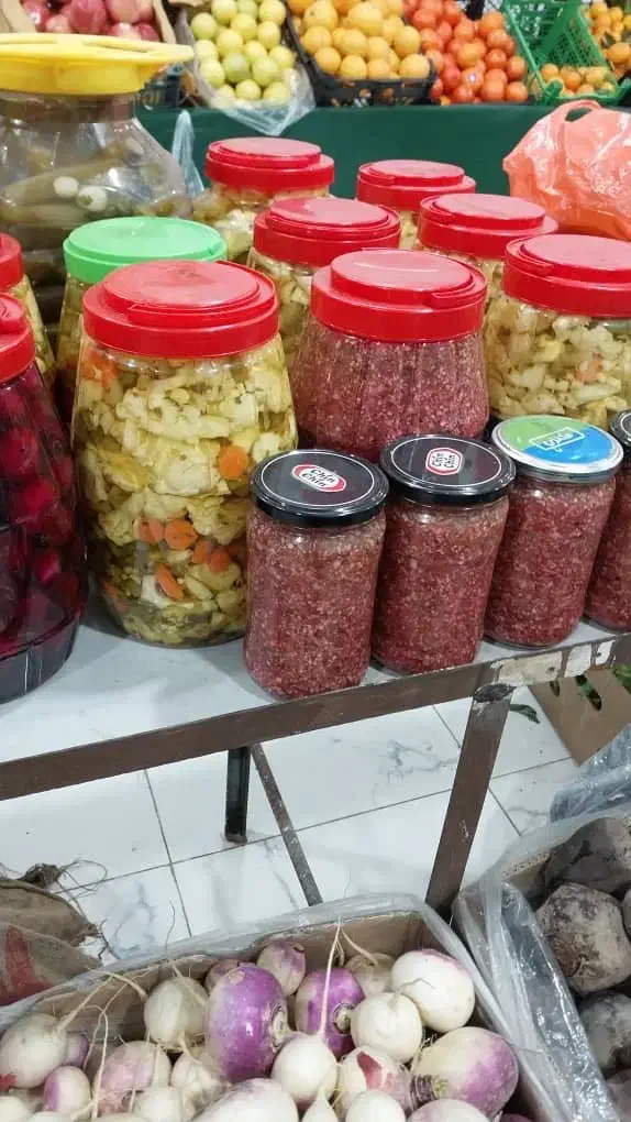 انواع ترشی خانگی در میوه فروشی بهاران|خوردنی و آشامیدنی|الیگودرز, |دیوار