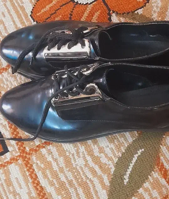 کفش|کیف، کفش، کمربند|سمنان, |دیوار