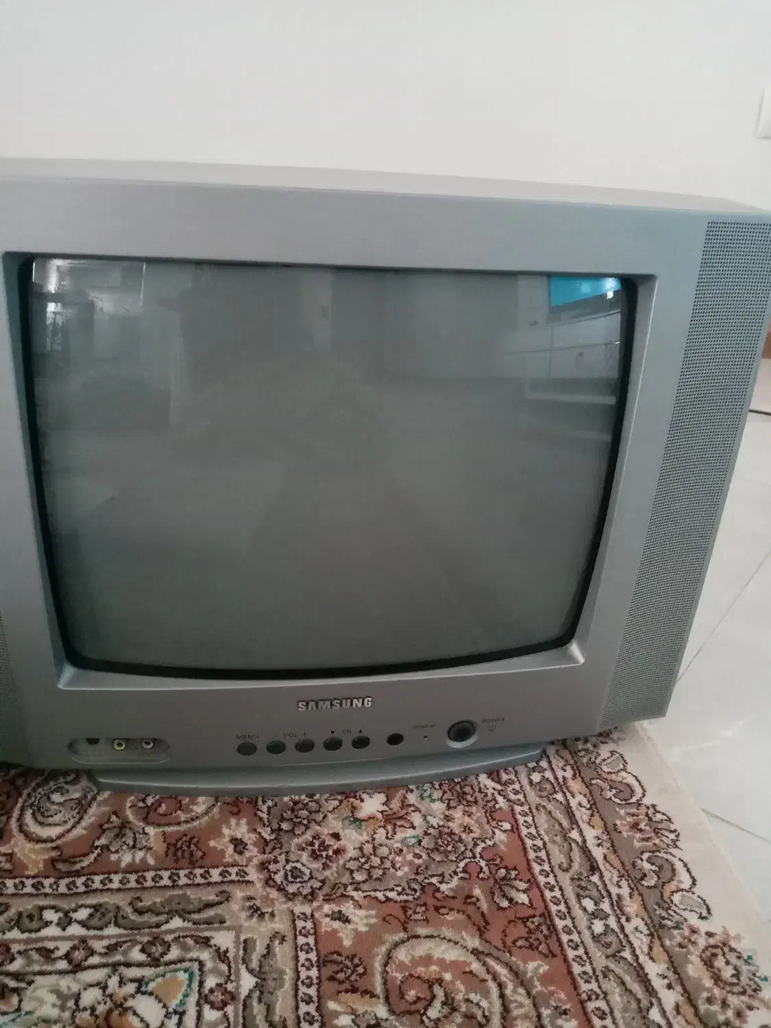 تلویزیون رنگی ۱۴ اینج|تلویزیون و پروژکتور|کرج, حصارک پایین|دیوار