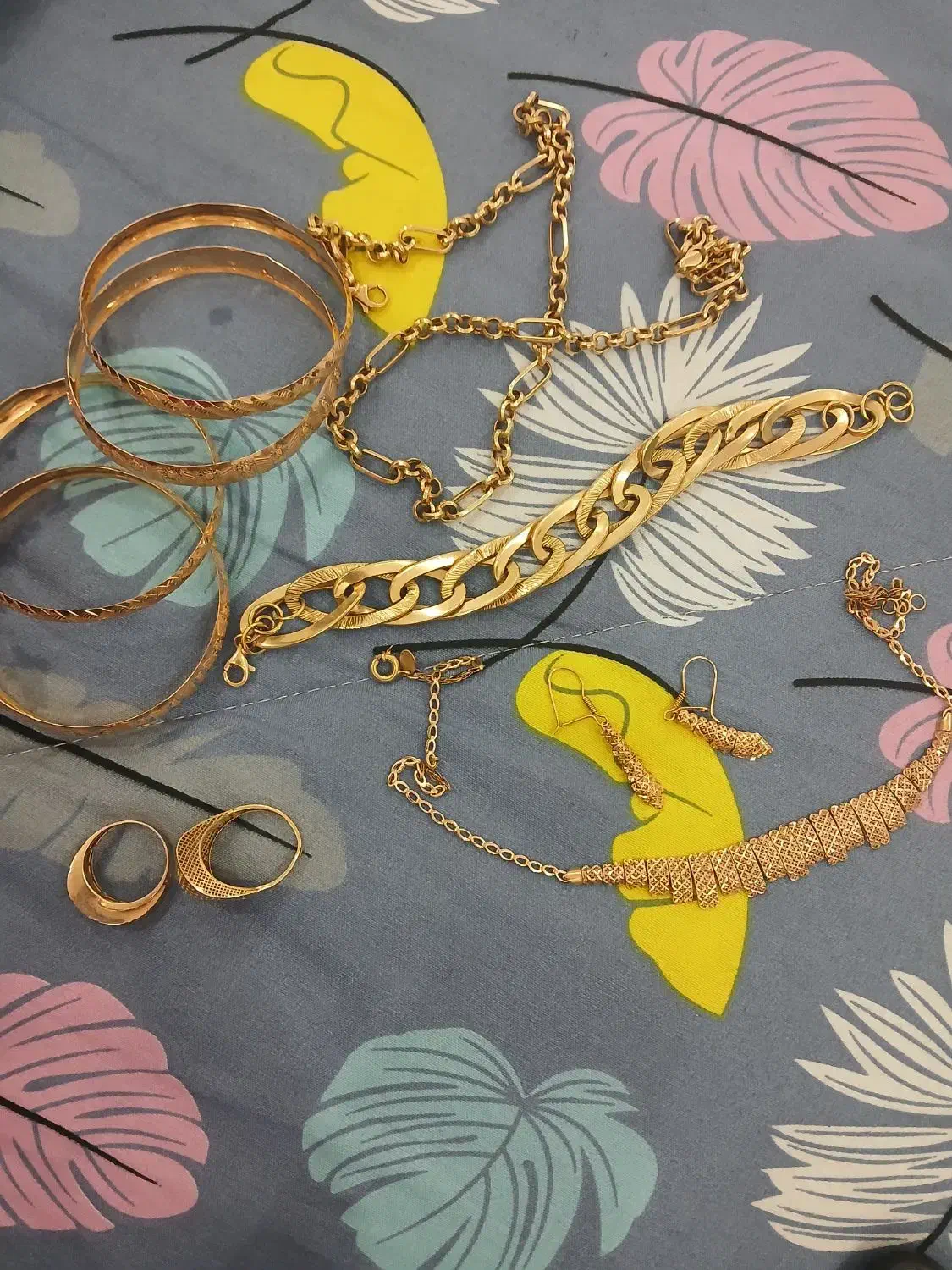 طلای مستمعل|جواهرات|تربت‌حیدریه, بوستان باغ ملی|دیوار