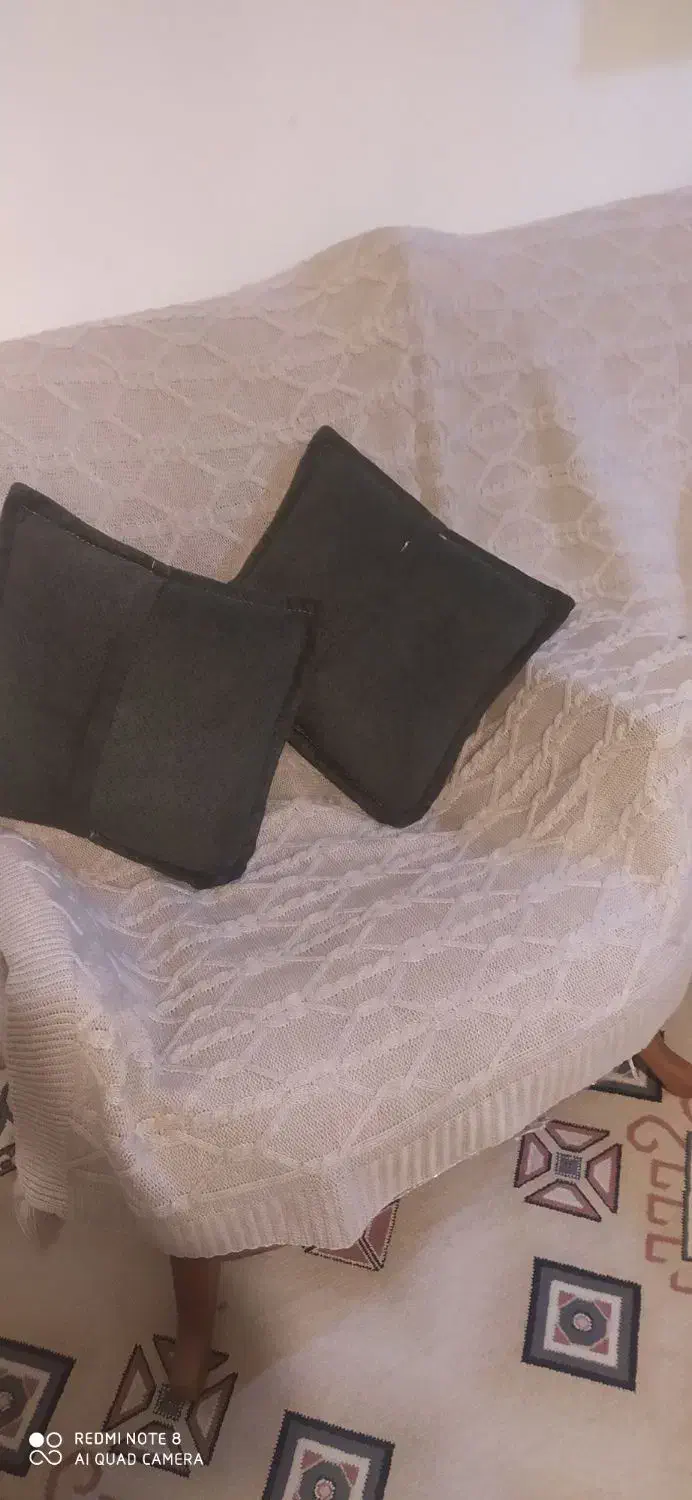 کوسن مبل|مبلمان خانگی و میز عسلی|اصفهان, عطار نیشابوری|دیوار