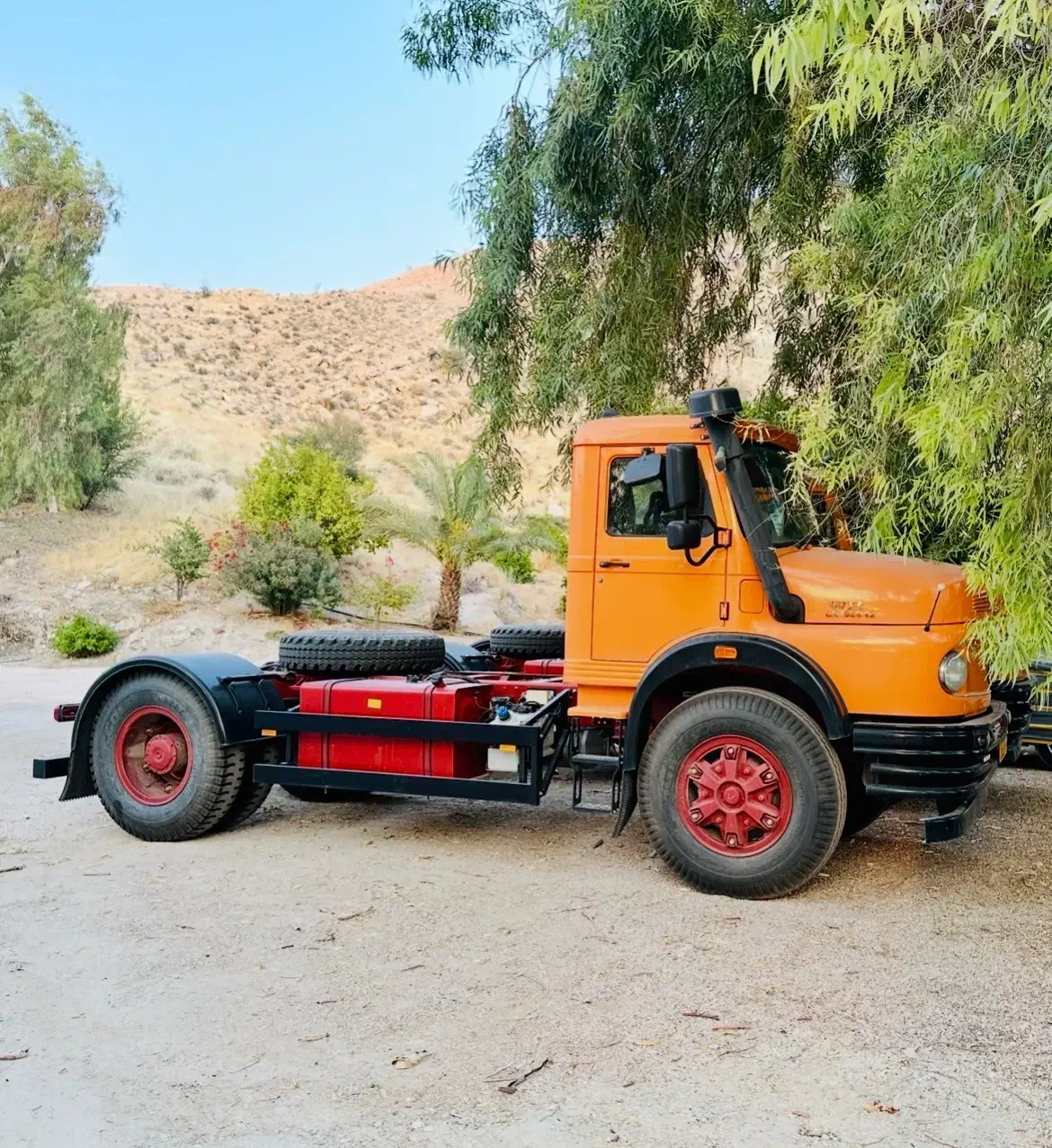 بنزشاسی تک کمپرسی1924خشک|خودرو سنگین|شیراز, معالی‌آباد|دیوار
