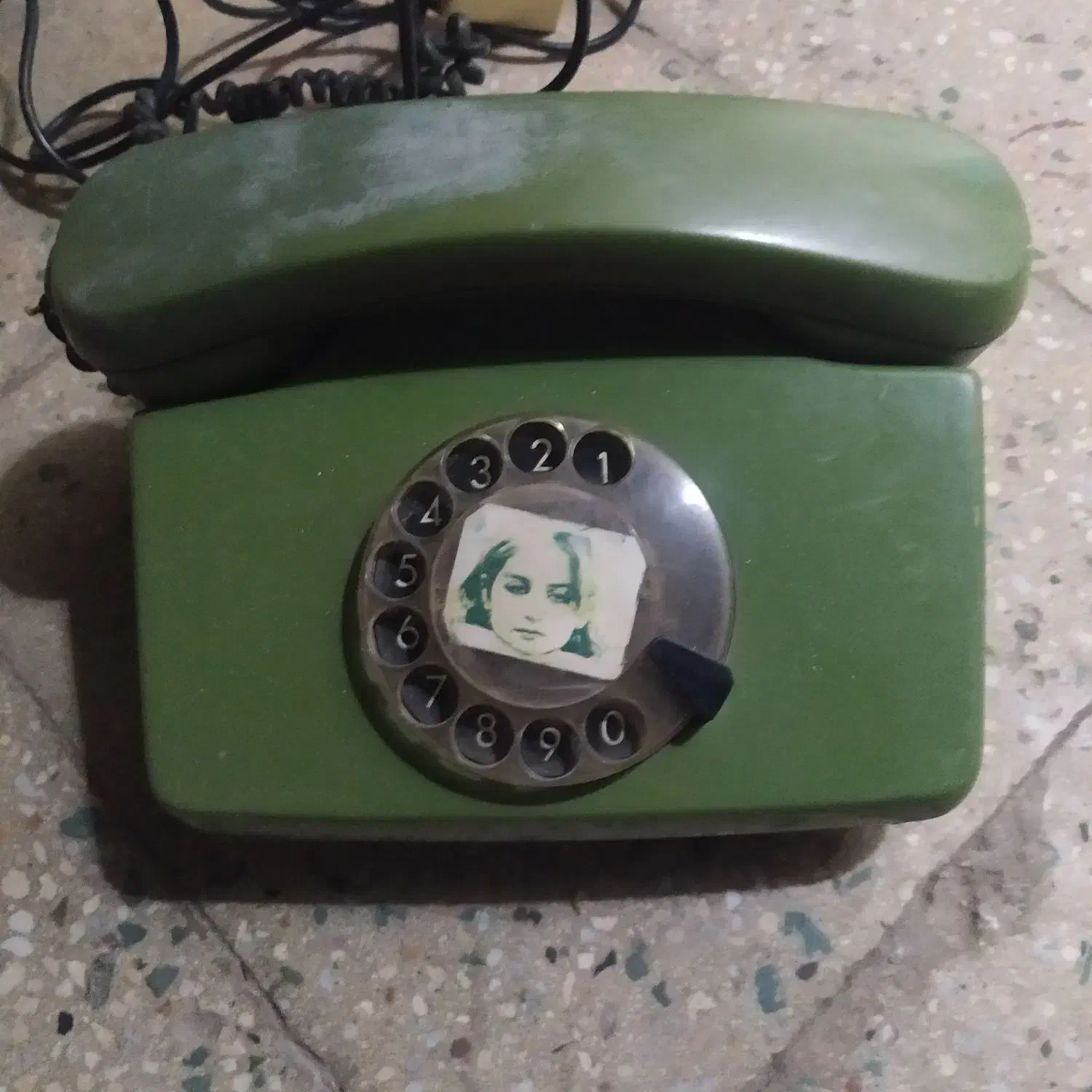 تلفن قدیمی|کلکسیون اشیاء عتیقه|سنندج, |دیوار