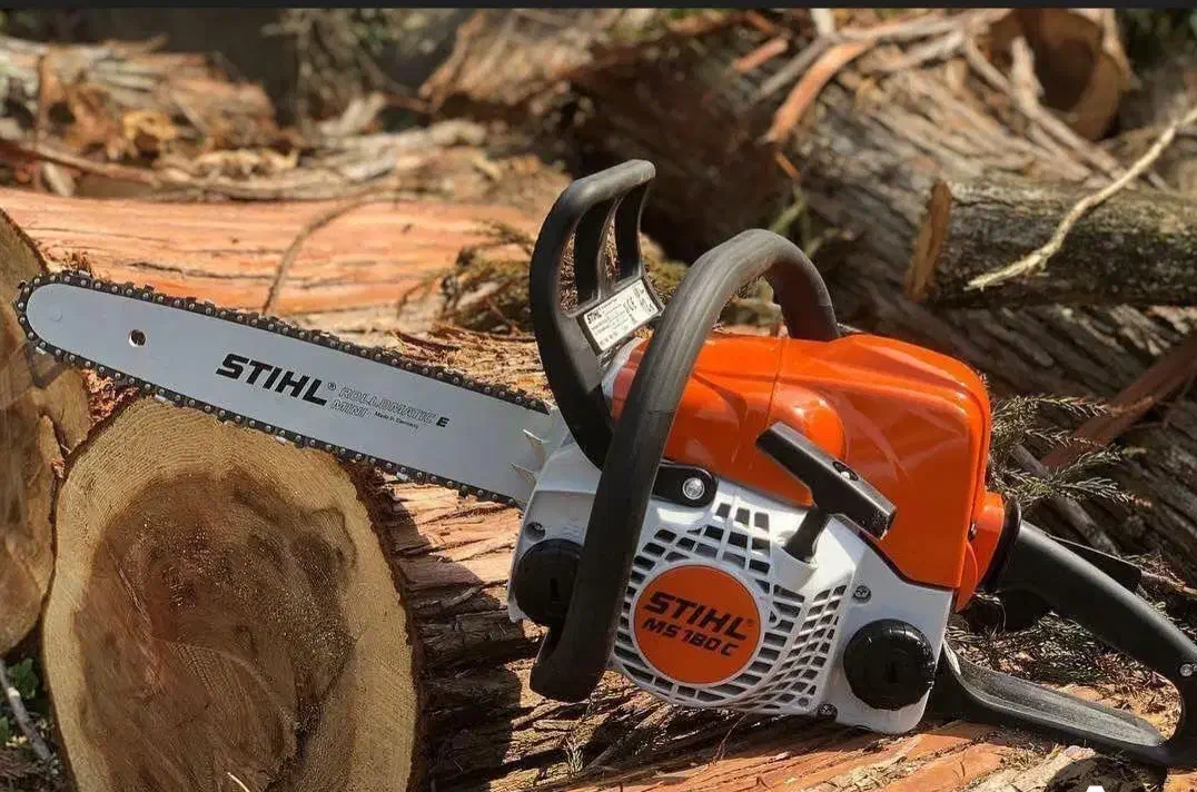 خرید وفروش چوب درختان وانجام همه ی کارهای باغبانی|خدمات باغبانی و درختکاری|صحنه, |دیوار