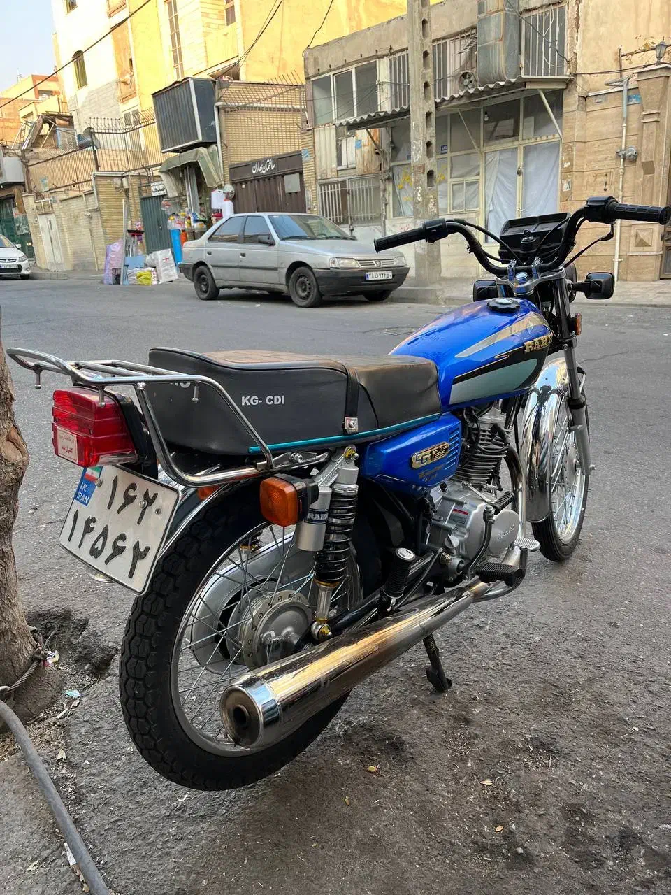 هندا|موتورسیکلت|ری, شهادت|دیوار