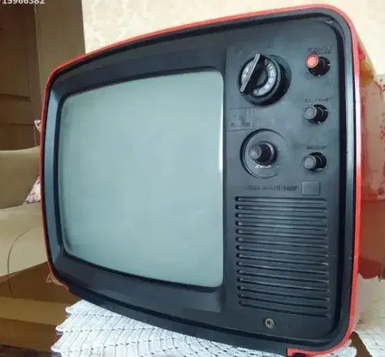 تلویزیون پارس سیاه و سفید رنگ بدنه قرمز|تلویزیون و پروژکتور|ساری, |دیوار