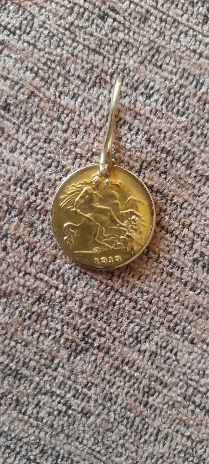 یک جفت گوشواره قدیمی ۱۷ عیار|جواهرات|اصفهان, باغ فدک|دیوار