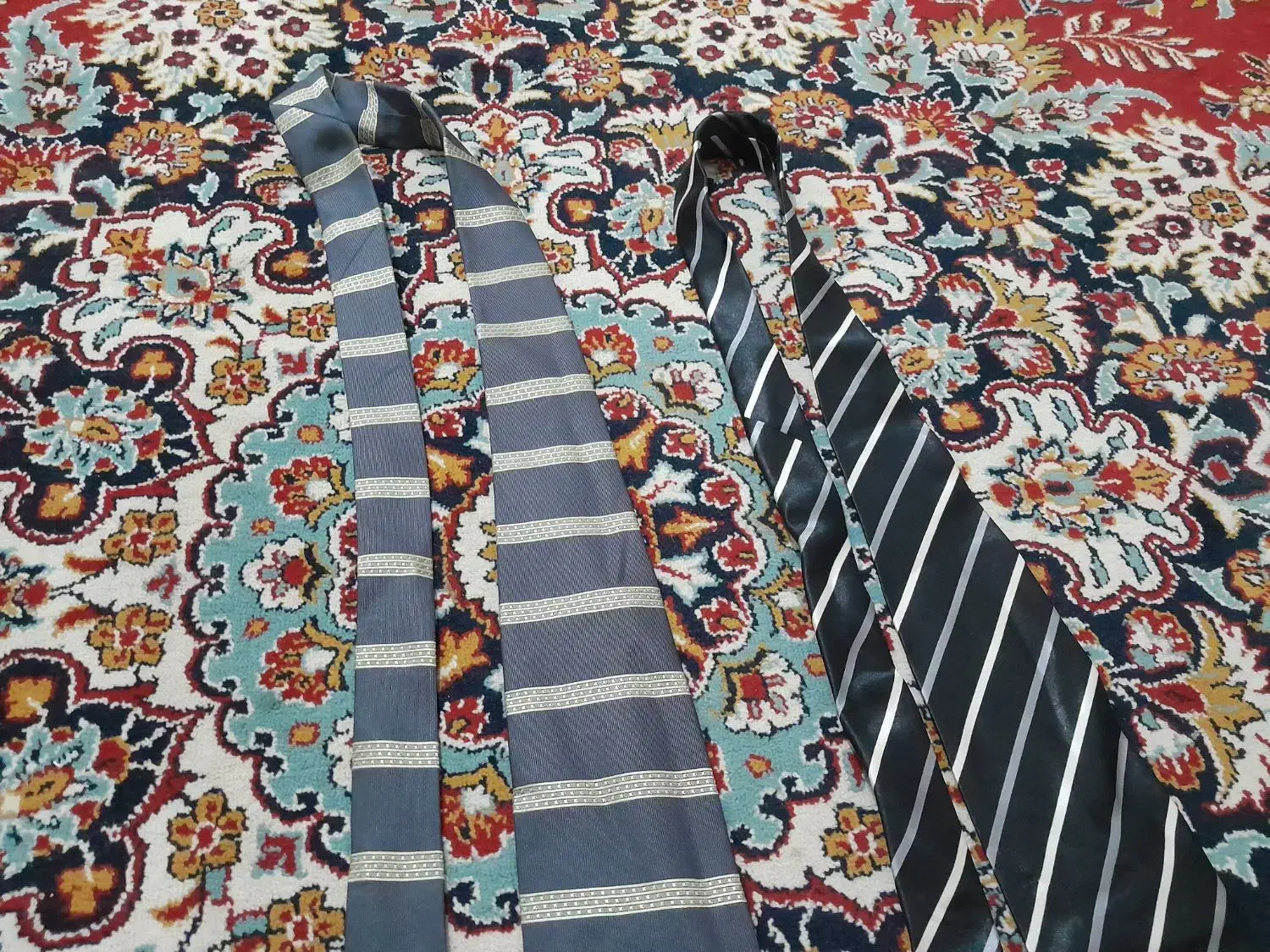 کراوات نو ۲ عدد|لباس|رشت, کوی فکوری|دیوار