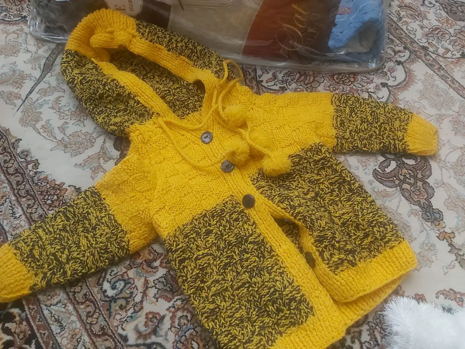 لباس بچه|کفش و لباس بچه|اندیشه, اندیشه فاز ۱|دیوار