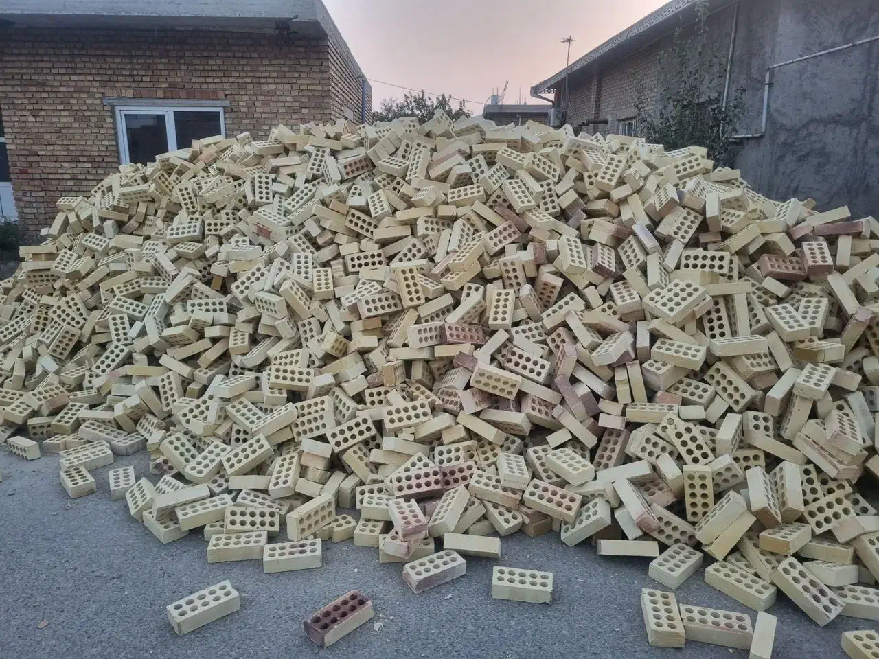 آجر ده سوراخ دامغان کارخانه|خدمات پیشه و مهارت|فاضل آباد, |دیوار