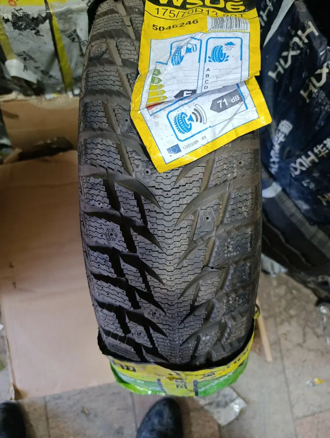 لاستیک برفی و یخ شکن|قطعات یدکی و لوازم جانبی|تبریز, |دیوار